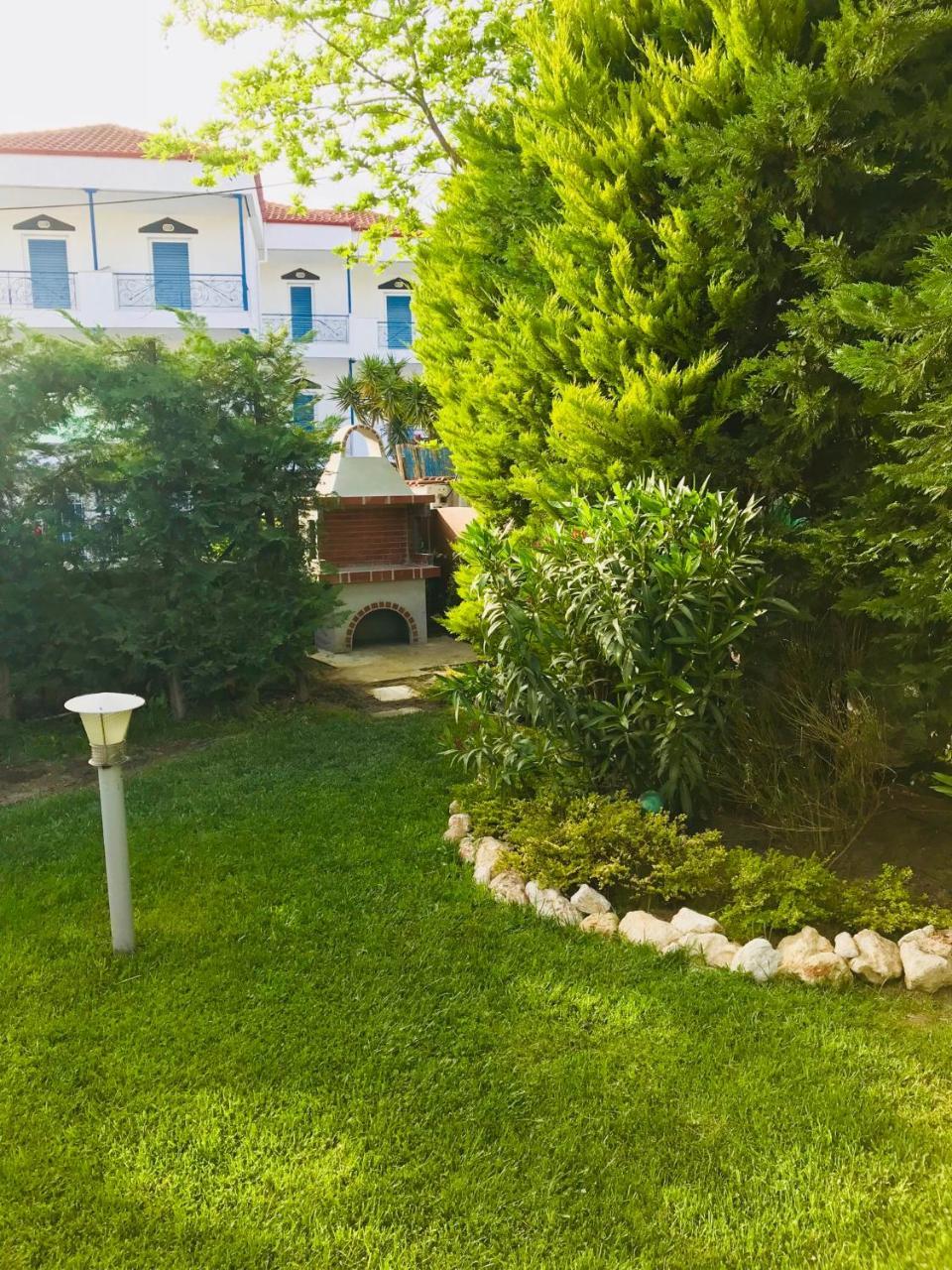 חניוטי Ellinfos Aparthotel מראה חיצוני תמונה